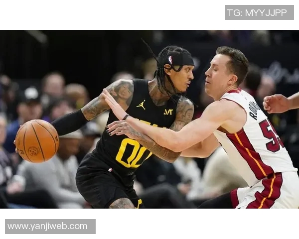 火箭队与爵士队激战正酣直播吧带你感受精彩瞬间